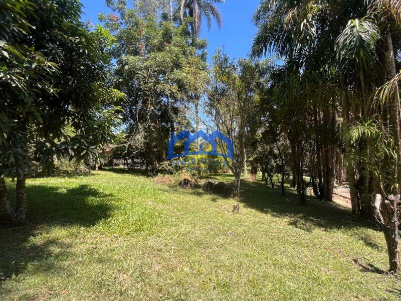 Chácara com 7 Quartos e 5 banheiros à Venda, 5.000 m² por R$ 900.000 Cód. ch2103