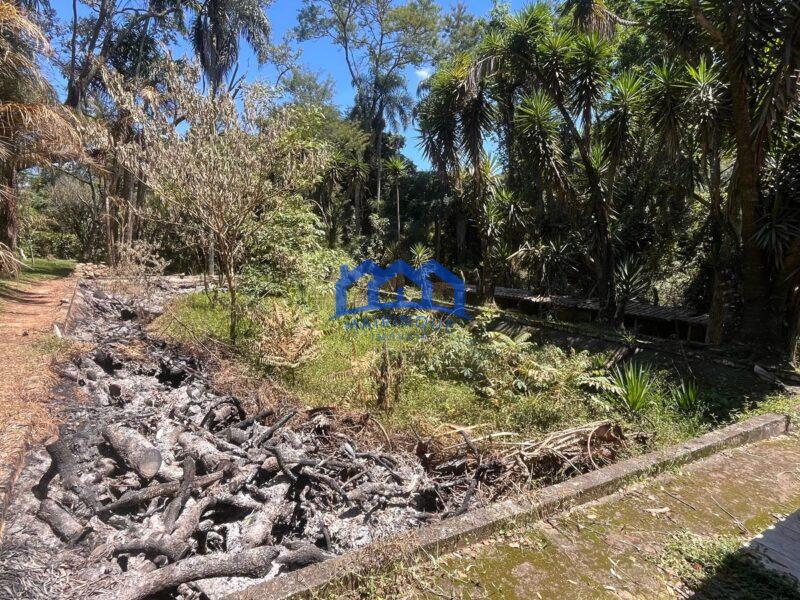 Chácara com 7 Quartos e 5 banheiros à Venda, 5.000 m² por R$ 900.000 Cód. ch2103