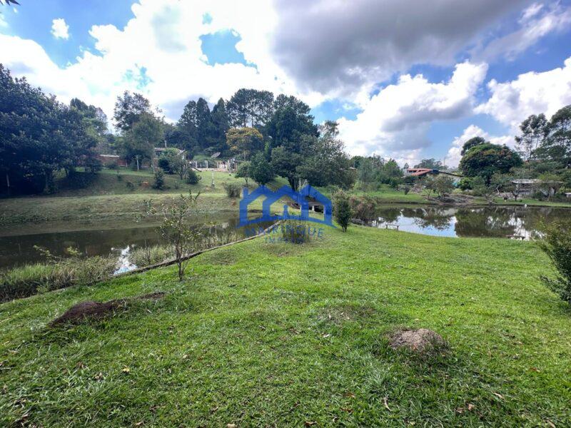 Sítio com 10.000m² à Venda , por R$ 750.000,00 Cód. ch2138