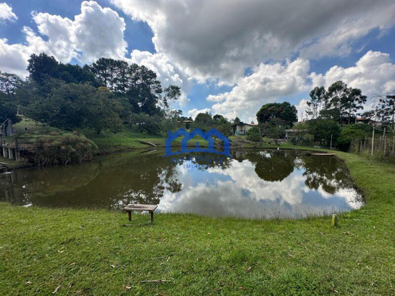 Sítio com 10.000m² à Venda , por R$ 750.000,00 Cód. ch2138