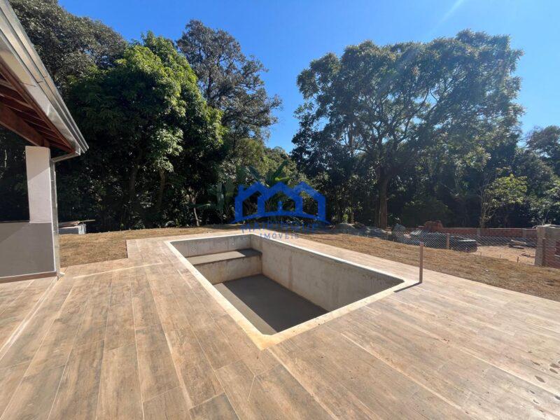 Chácara com 3 quartos e 2 banheiros com 1.000m² à Venda, por R$ 580.000 Cód. ch2155