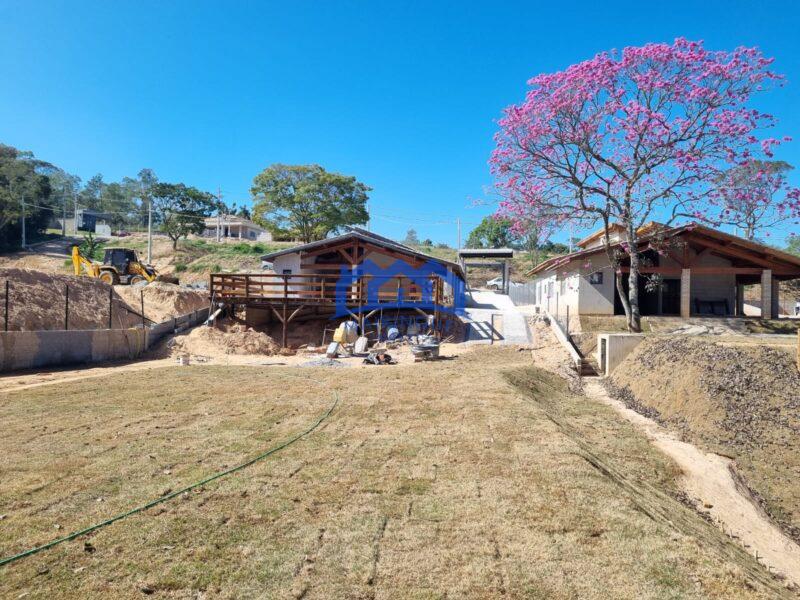Chácara com 3 Quartos e 3 banheiros à Venda, 1.000 m² por R$ 850.000 Cód. ch2106