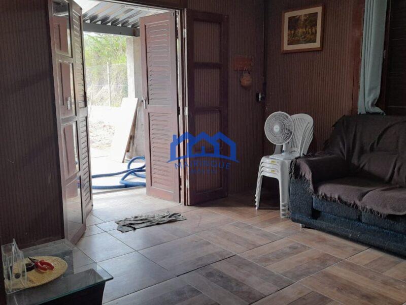 Chácara com 3 quartos e 3 banheiros com 1000 m² à Venda, por R$ 330.000 Cód. ch2211