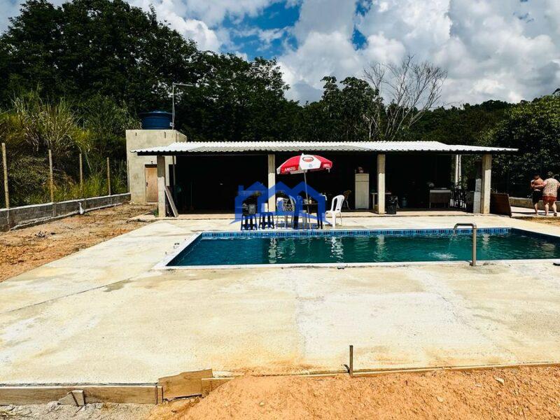 Chácara com 3 quartos e 3 banheiros com 1000 m² à Venda, por R$ 330.000 Cód. ch2211