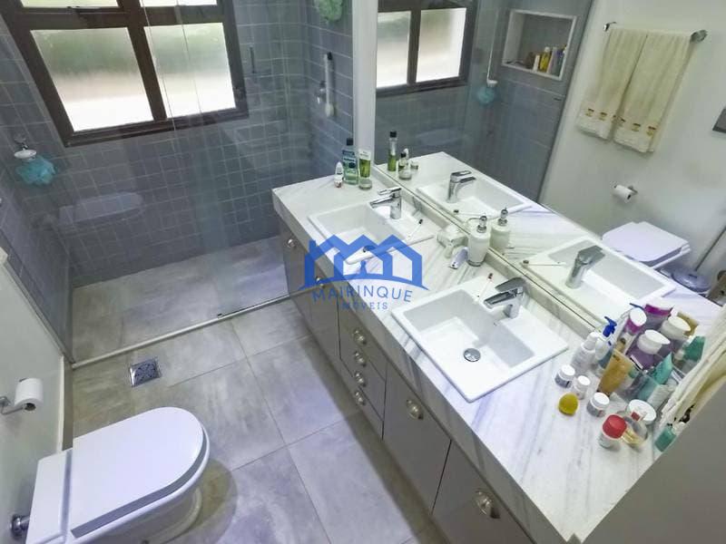 Chácara com 4 quartos e 5 banheiros com 1000 m² à Venda, por R$ 2.550.000 Cód. ch2209