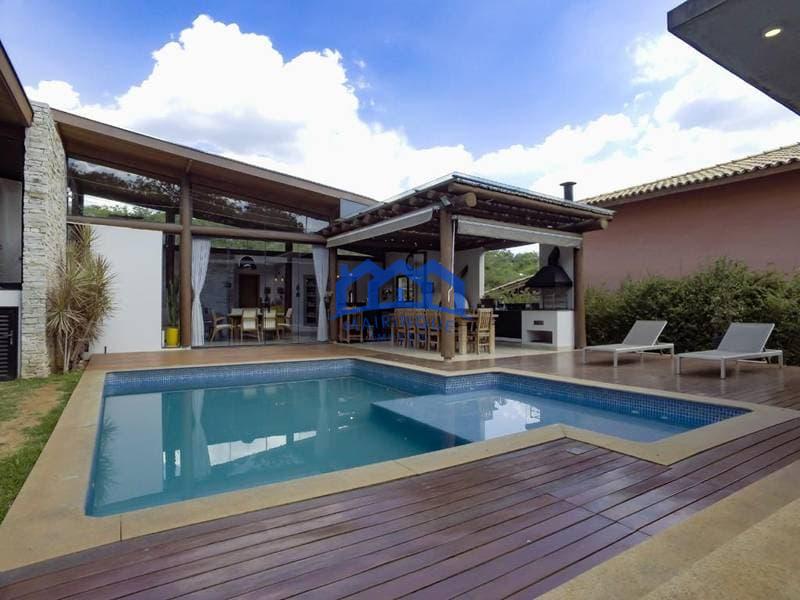 Chácara com 4 quartos e 5 banheiros com 1000 m² à Venda, por R$ 2.550.000 Cód. ch2209