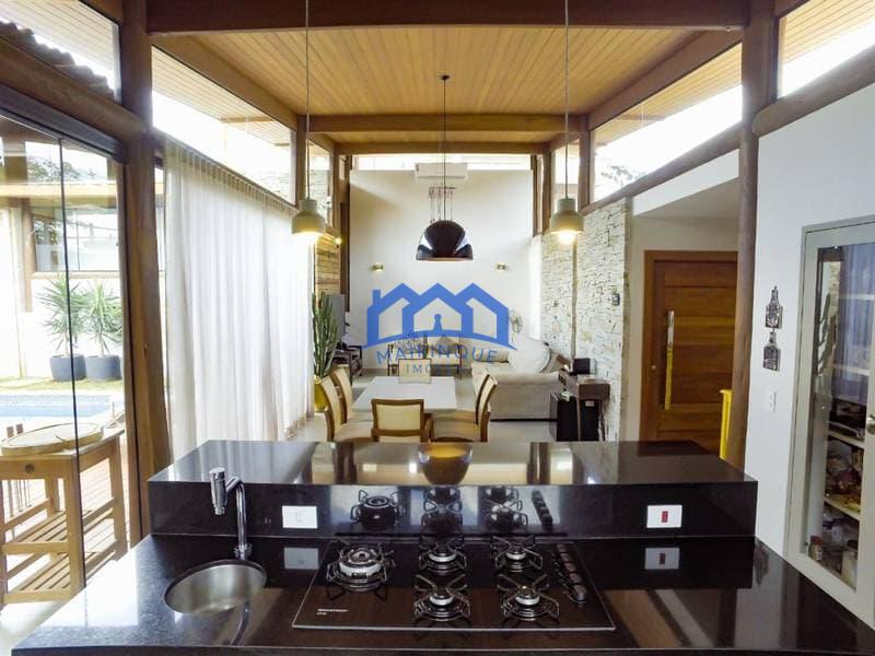 Chácara com 4 quartos e 5 banheiros com 1000 m² à Venda, por R$ 2.550.000 Cód. ch2209