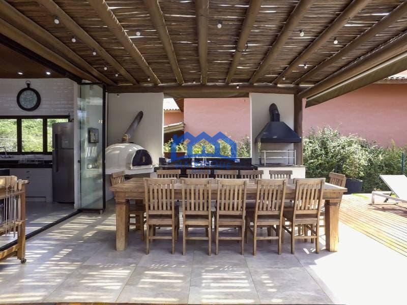 Chácara com 4 quartos e 5 banheiros com 1000 m² à Venda, por R$ 2.550.000 Cód. ch2209