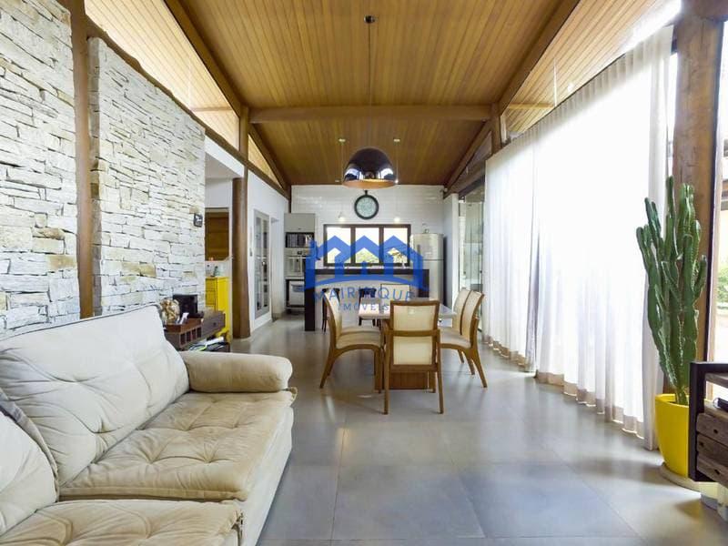 Chácara com 4 quartos e 5 banheiros com 1000 m² à Venda, por R$ 2.550.000 Cód. ch2209