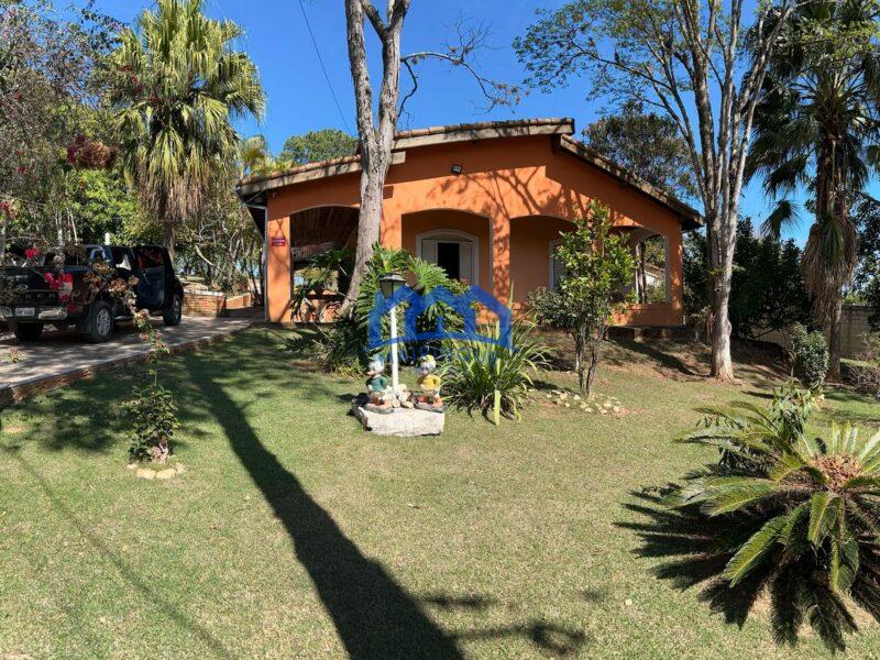 Chácara com 5 quartos e 3 banheiros com 2400 m² à Venda, por R$ 650.000 Cód. ch2212