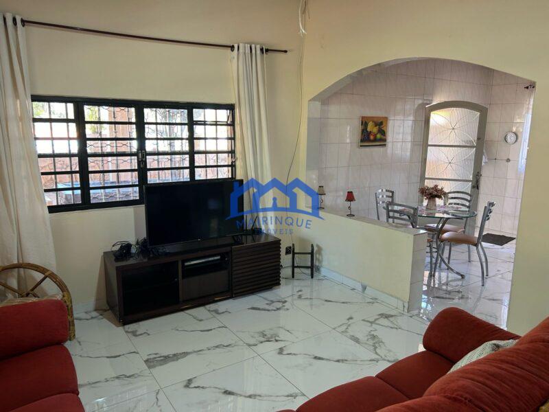 Chácara com 5 quartos e 3 banheiros com 2400 m² à Venda, por R$ 650.000 Cód. ch2212