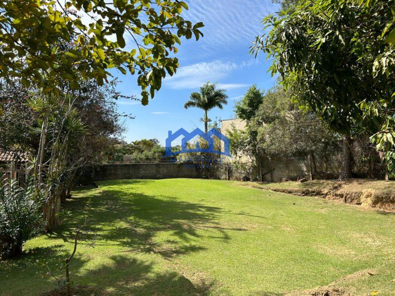 Chácara com 5 quartos e 3 banheiros com 2400 m² à Venda, por R$ 650.000 Cód. ch2212