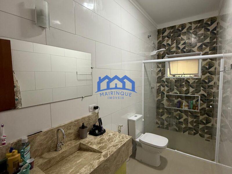 Chácara com 4 quartos e 3 banheiros à Venda, com 2.500 m² por R$ 1.600.000 Cód. ch2214