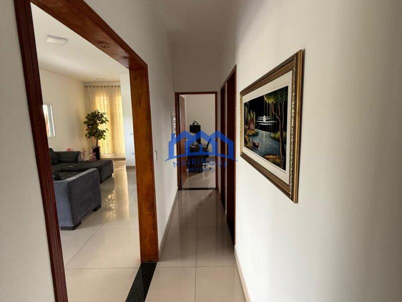 Chácara com 4 quartos e 3 banheiros à Venda, com 2.500 m² por R$ 1.600.000 Cód. ch2214