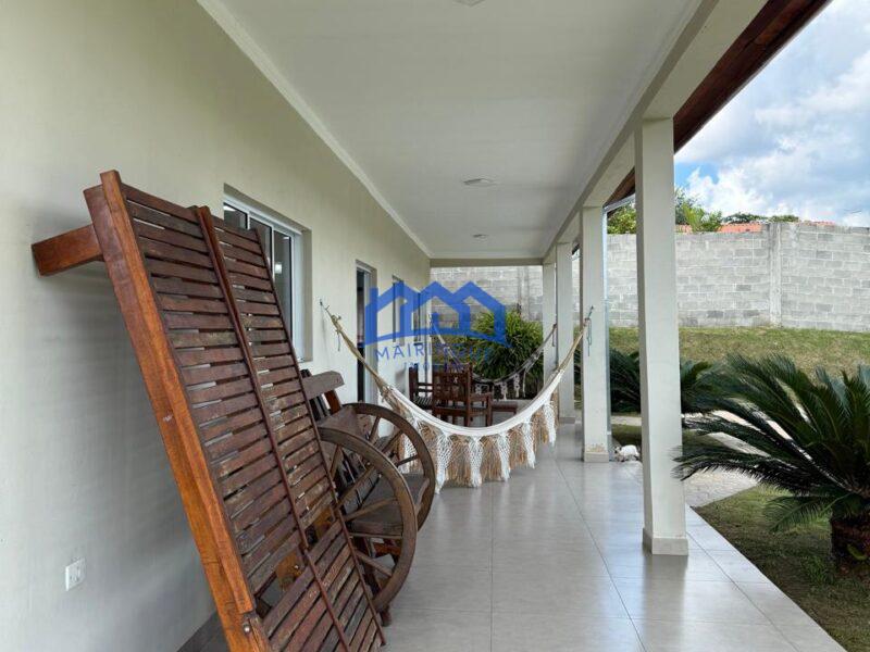 Chácara com 4 quartos e 3 banheiros à Venda, com 2.500 m² por R$ 1.600.000 Cód. ch2214