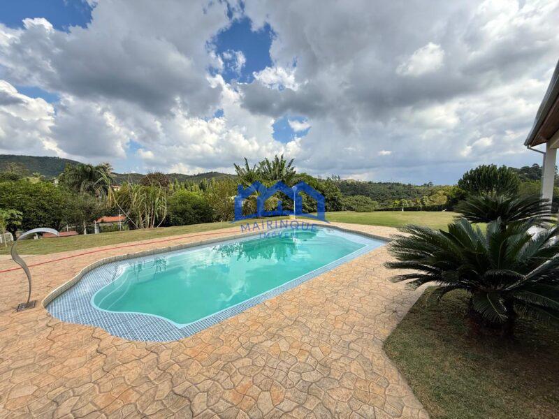 Chácara com 4 quartos e 3 banheiros à Venda, com 2.500 m² por R$ 1.600.000 Cód. ch2214