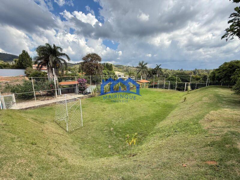 Chácara com 4 quartos e 3 banheiros à Venda, com 2.500 m² por R$ 1.600.000 Cód. ch2214