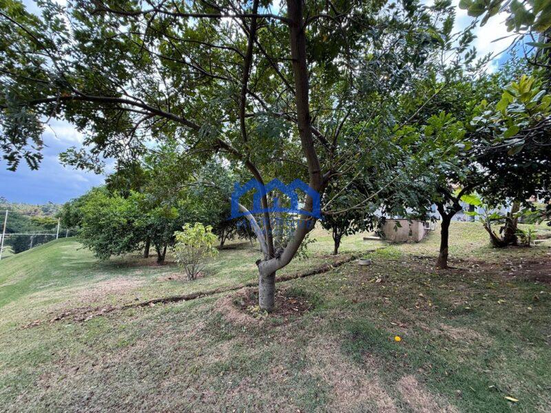 Chácara com 4 quartos e 3 banheiros à Venda, com 2.500 m² por R$ 1.600.000 Cód. ch2214