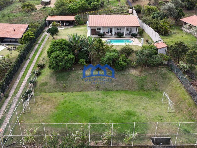 Chácara com 4 quartos e 3 banheiros à Venda, com 2.500 m² por R$ 1.600.000 Cód. ch2214