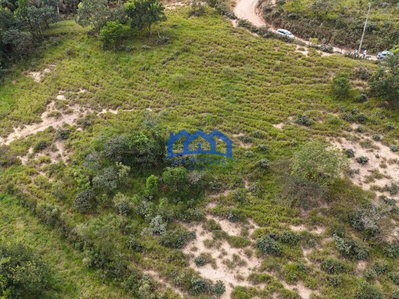 Lote/Terreno com 6.880 m², por R$ 600.000 Cód. ch2226