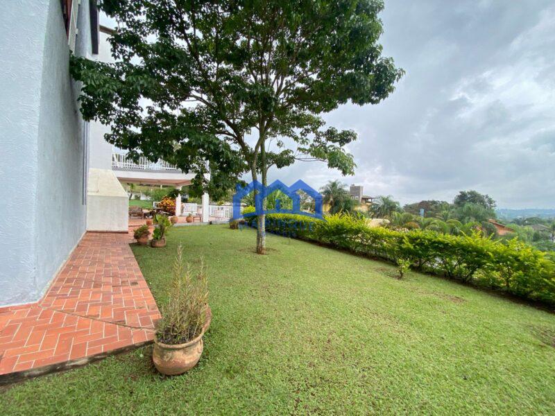 Chácara com 3 quartos e 2 banheiros com 2.000 m² à Venda, por R$ 1.290.000 Cód. ch2229