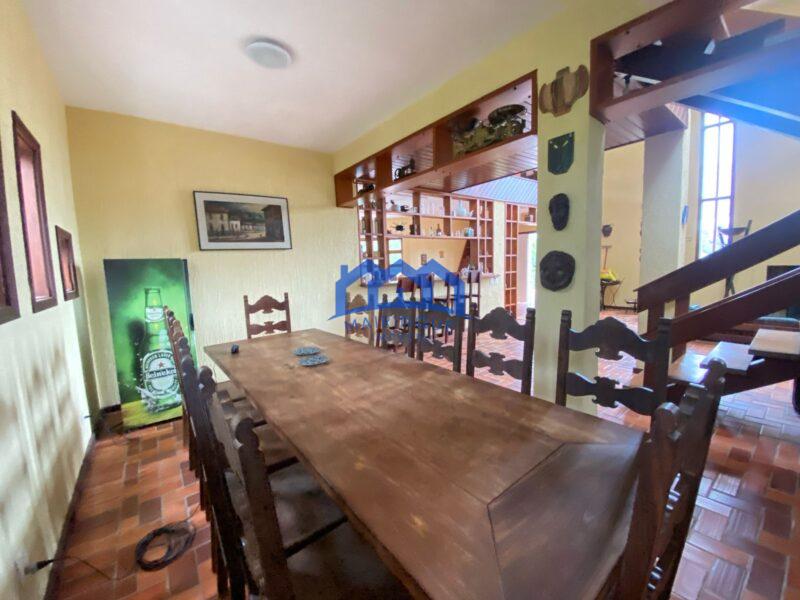 Chácara com 3 quartos e 2 banheiros com 2.000 m² à Venda, por R$ 1.290.000 Cód. ch2229