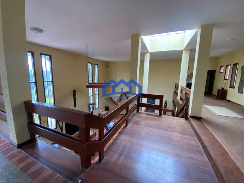Chácara com 3 quartos e 2 banheiros com 2.000 m² à Venda, por R$ 1.290.000 Cód. ch2229