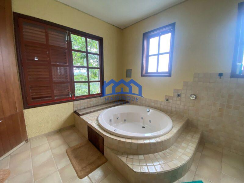 Chácara com 3 quartos e 2 banheiros com 2.000 m² à Venda, por R$ 1.290.000 Cód. ch2229