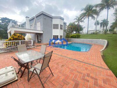 Chácara com 3 quartos e 2 banheiros com 2.000 m² à Venda, por R$ 1.290.000 Cód. ch2229