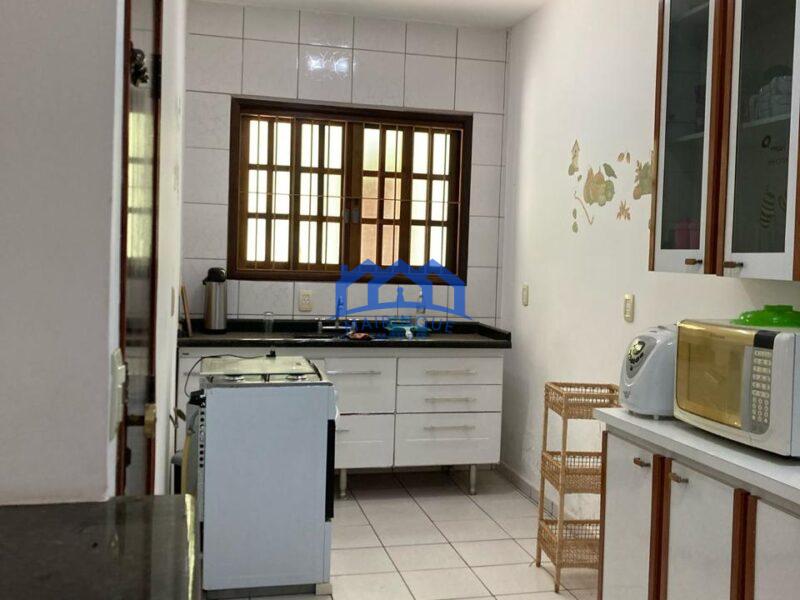 Chácara com 5 quartos e 3 banheiros com 1.100 m² à Venda, por R$ 650.000 Cód. ch2227