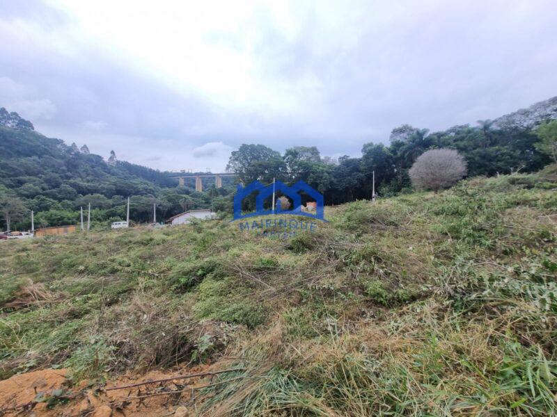 Projeto com 3 quartos e 2 banheiros com 500 m² à Venda, por R$ 480.000 Cód. ch2230