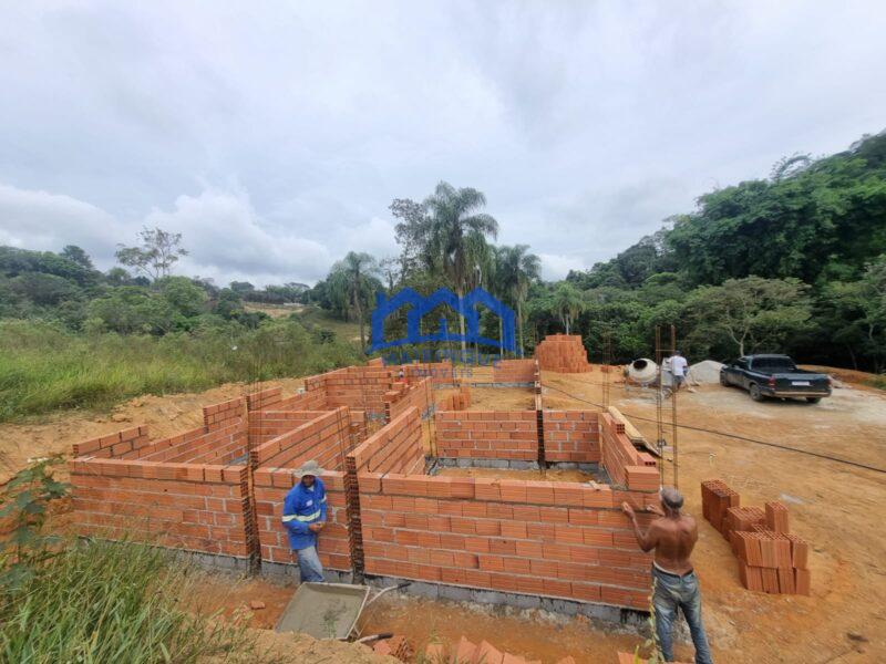 Projeto com 3 quartos e 2 banheiros com 1.000 m² à Venda, por R$ 700.000,00 Cód. ch2231