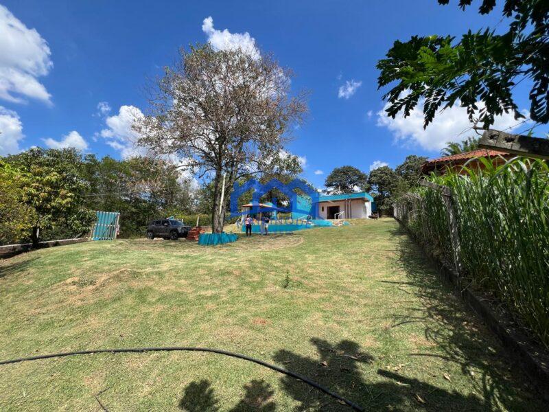 Chácara com 2 quartos e 3 banheiros com 1.000 m² à Venda, por R$ 350.000 Cód. ch2232