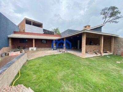 Chacara com 3 quartos e 3 banheiros com 500 m² à Venda, por R$ 650.000 Cód. ch2235