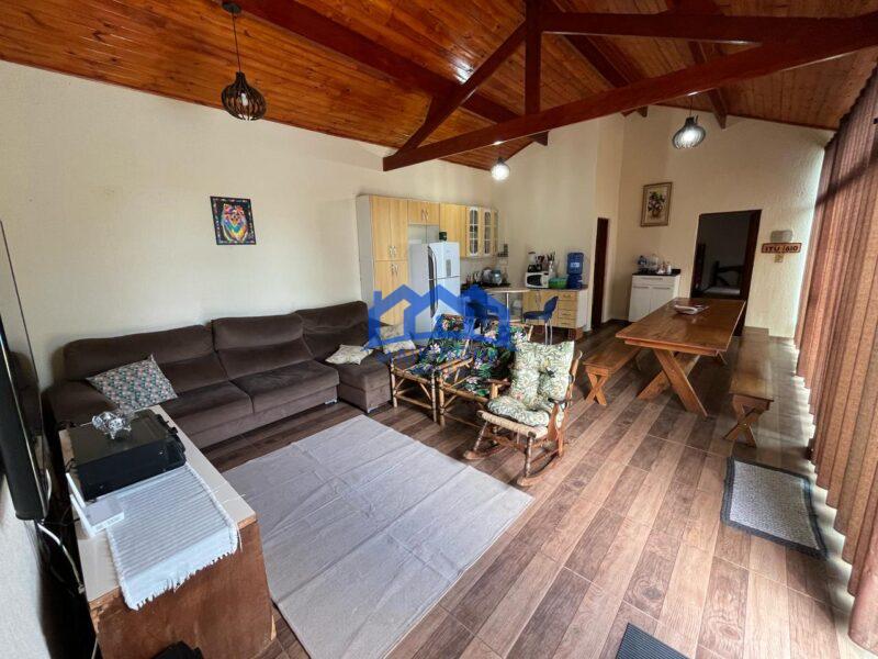 Chácara com 2 quartos e 2 banheiros à Venda, com 1.000 m² por R$ 520.000 Cód. ch2225