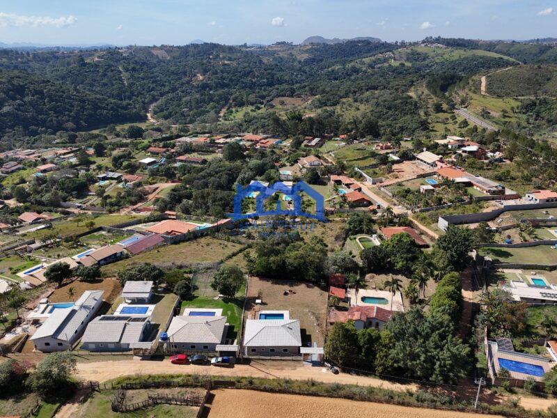 Chácara com 3 quartos e 3 banheiros á Venda, 1.293m² por R$ 630.000 Cód. ch2067