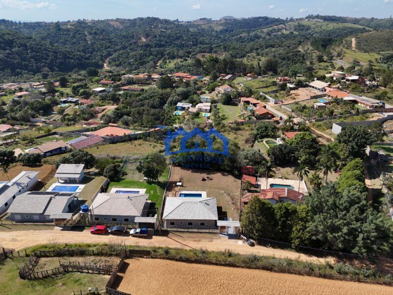 Chácara com 3 quartos e 3 banheiros á Venda, 1.293m² por R$ 630.000 Cód. ch2067