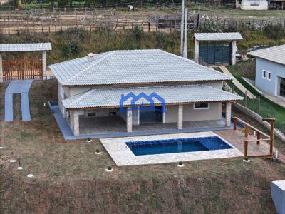 Chácara com 3 quartos e 3 banheiros á Venda, 1.293m² por R$ 630.000 Cód. ch2067