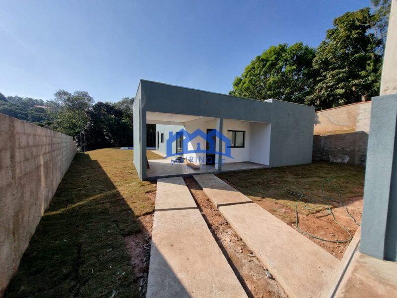 Chácara com 3 quartos e 3 banheiros, com 3000 m² à Venda, por R$ 1.700.000 Cód. ch2207