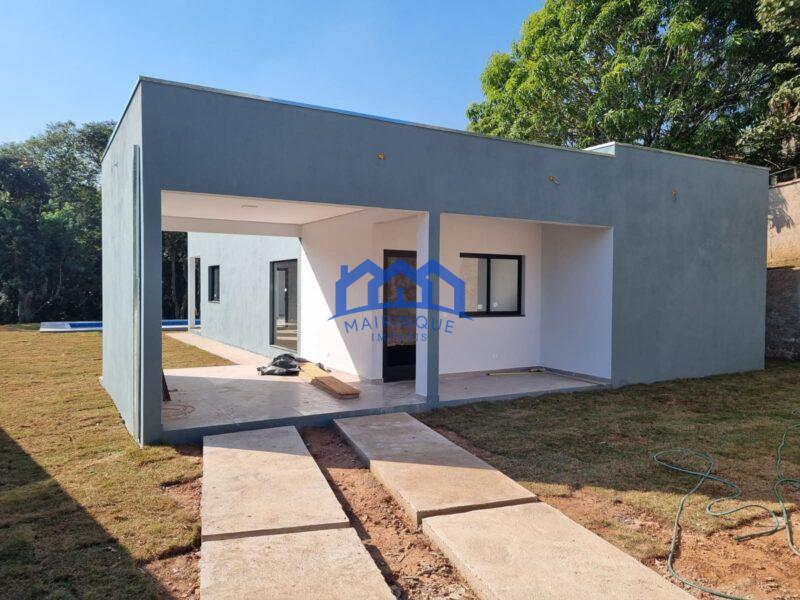Chácara com 3 quartos e 3 banheiros, com 3000 m² à Venda, por R$ 1.700.000 Cód. ch2207