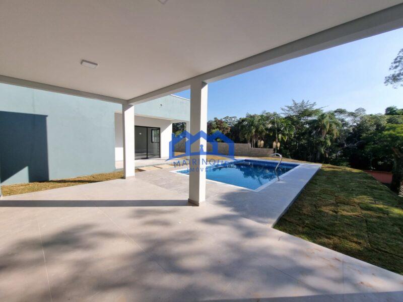 Chácara com 3 quartos e 3 banheiros, com 3000 m² à Venda, por R$ 1.700.000 Cód. ch2207