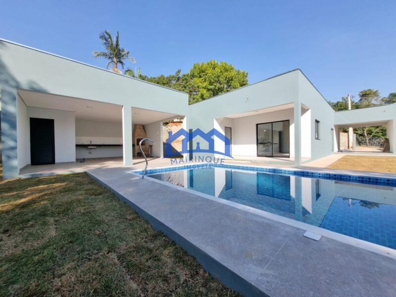 Chácara com 3 quartos e 3 banheiros, com 3000 m² à Venda, por R$ 1.700.000 Cód. ch2207