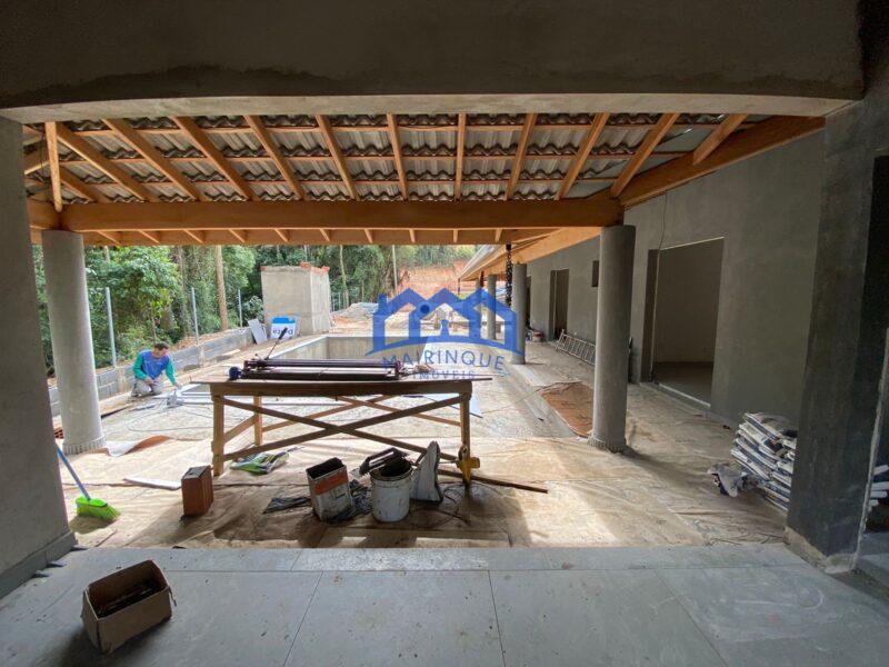 Chácara com 3 quartos e 5 banheiros à Venda, com 1000 m² por R$ 980.000,00 Cód. ch2195