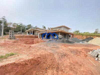Chácara com 3 quartos e 3 banheiros à Venda, com 1.000 m² por R$ 950.000 Cód. ch2220