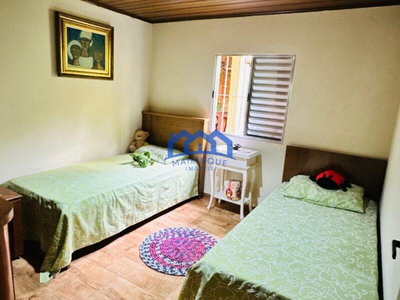 Chácara com 3 quartos e 1 banheiro à Venda, com 1.000 m² por R$ 485.000 cod. ch2221
