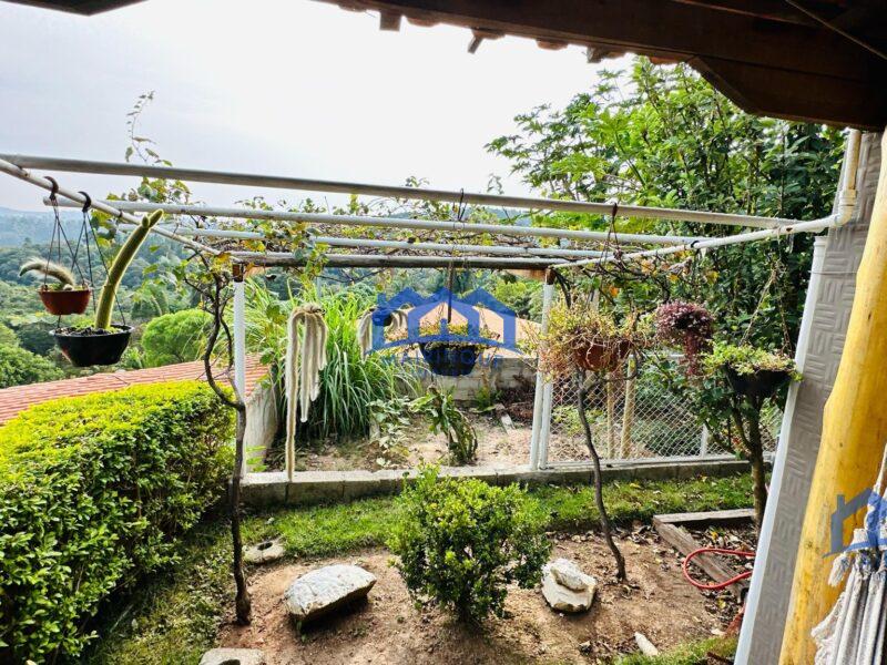 Chácara com 3 quartos e 1 banheiro à Venda, com 1.000 m² por R$ 485.000 cod. ch2221
