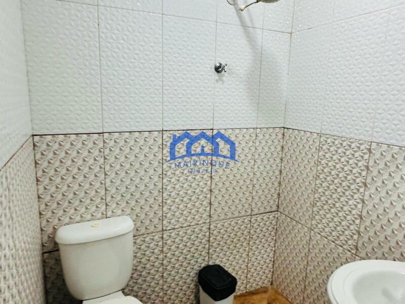 Chácara com 3 quartos e 1 banheiro à Venda, com 1.000 m² por R$ 485.000 cod. ch2221
