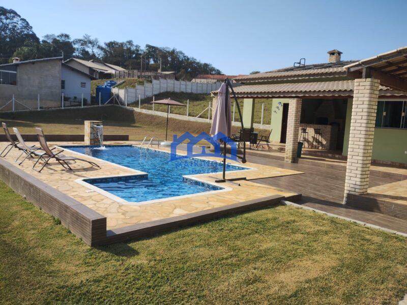 Chacara com 3 quartos e 3 banheiros com 1000 m² à Venda, por R$ 690.000 Cód. ch2239