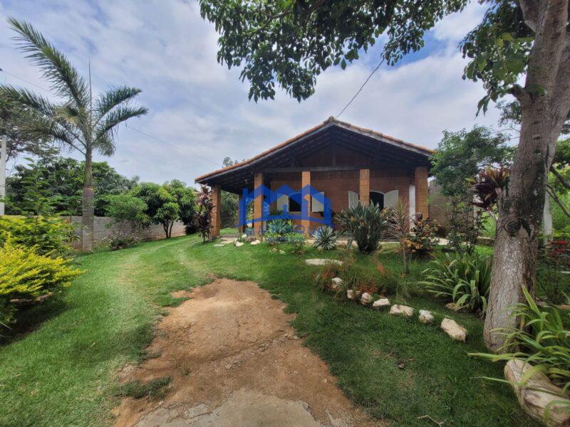 Chacara com 5 quartos e 3 banheiros com 1000 m² à Venda, por R$ 450.000 Cód. ch2240