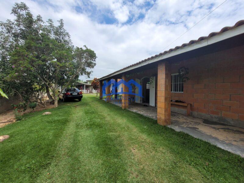 Chacara com 5 quartos e 3 banheiros com 1000 m² à Venda, por R$ 450.000 Cód. ch2240